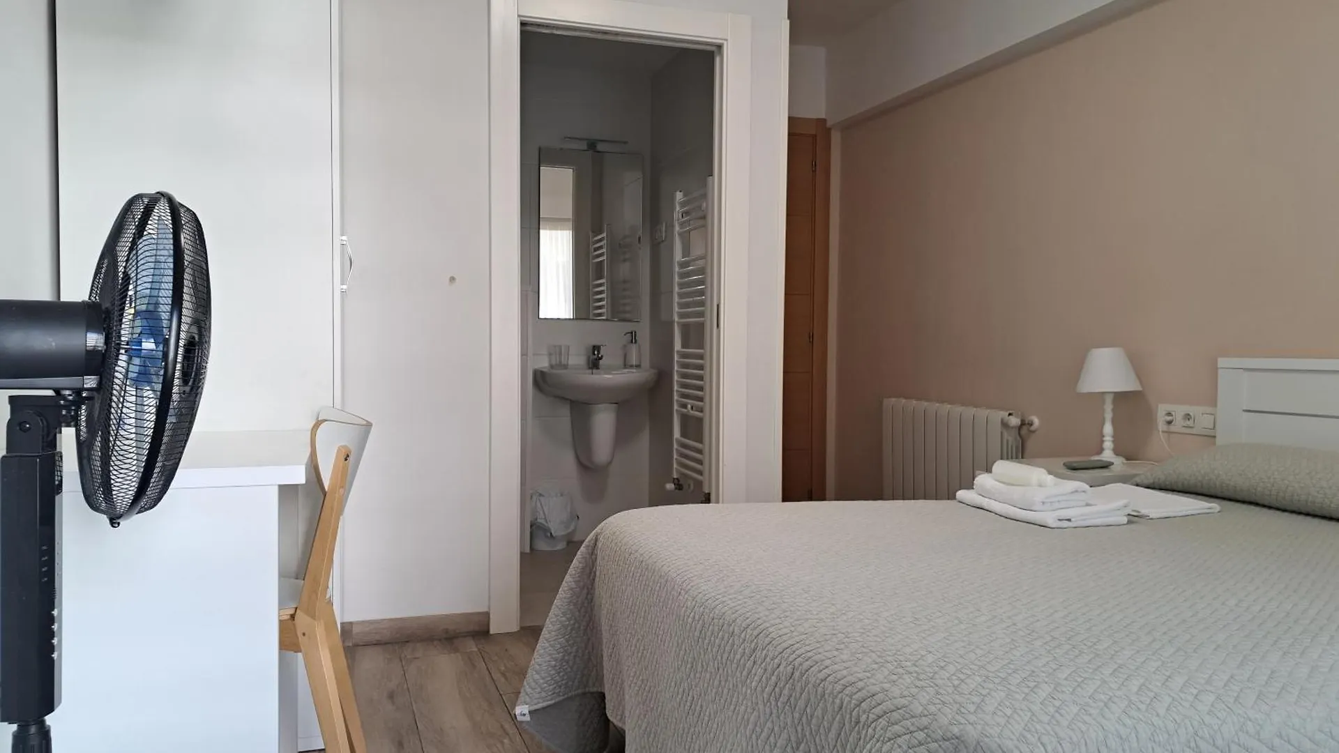 Pension Iruna Santurtzi Guest house